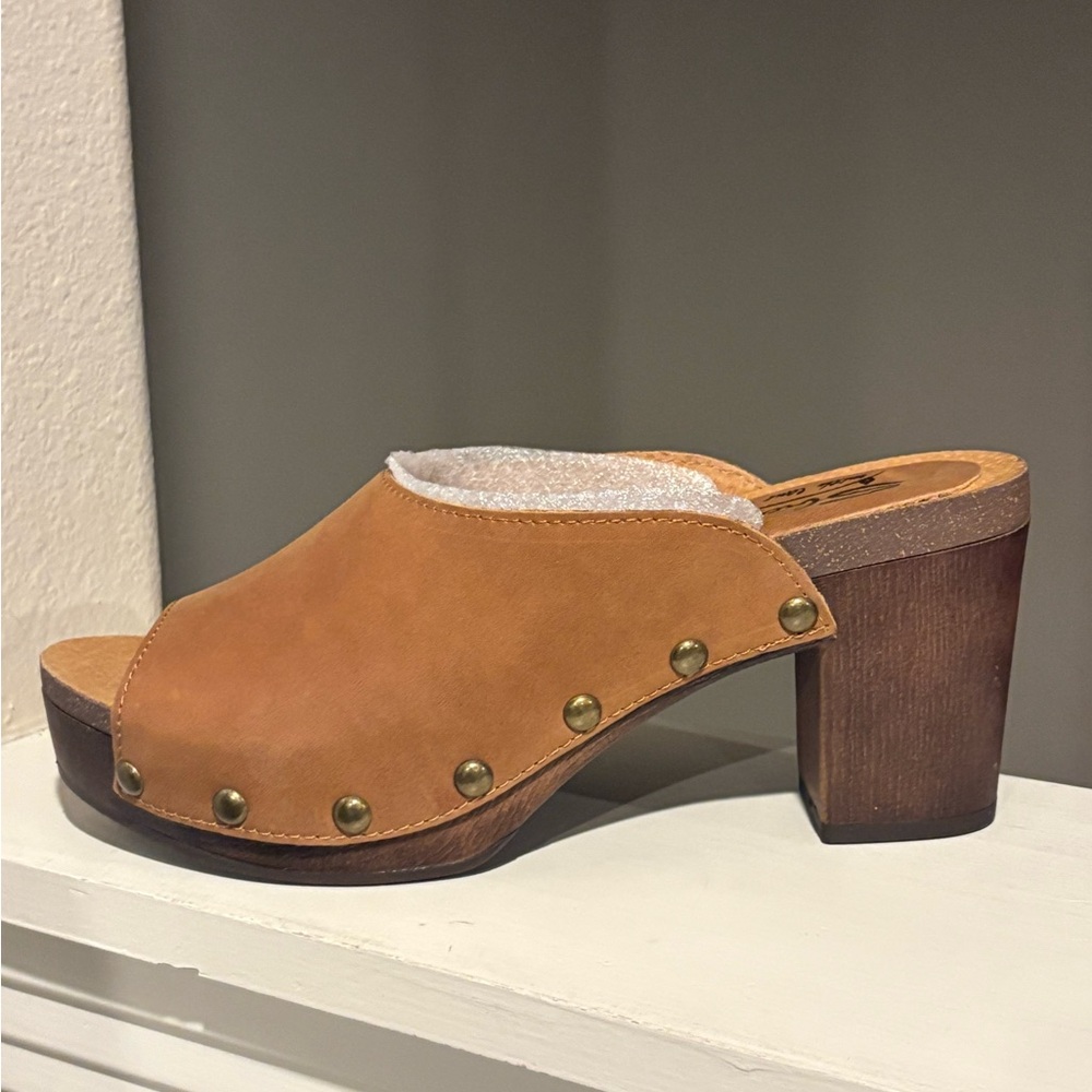 NEW- Sbicca Montrose Beige/Brown Studded Mule Clog Shoes Women’s Size 10 - Picture 4 of 10